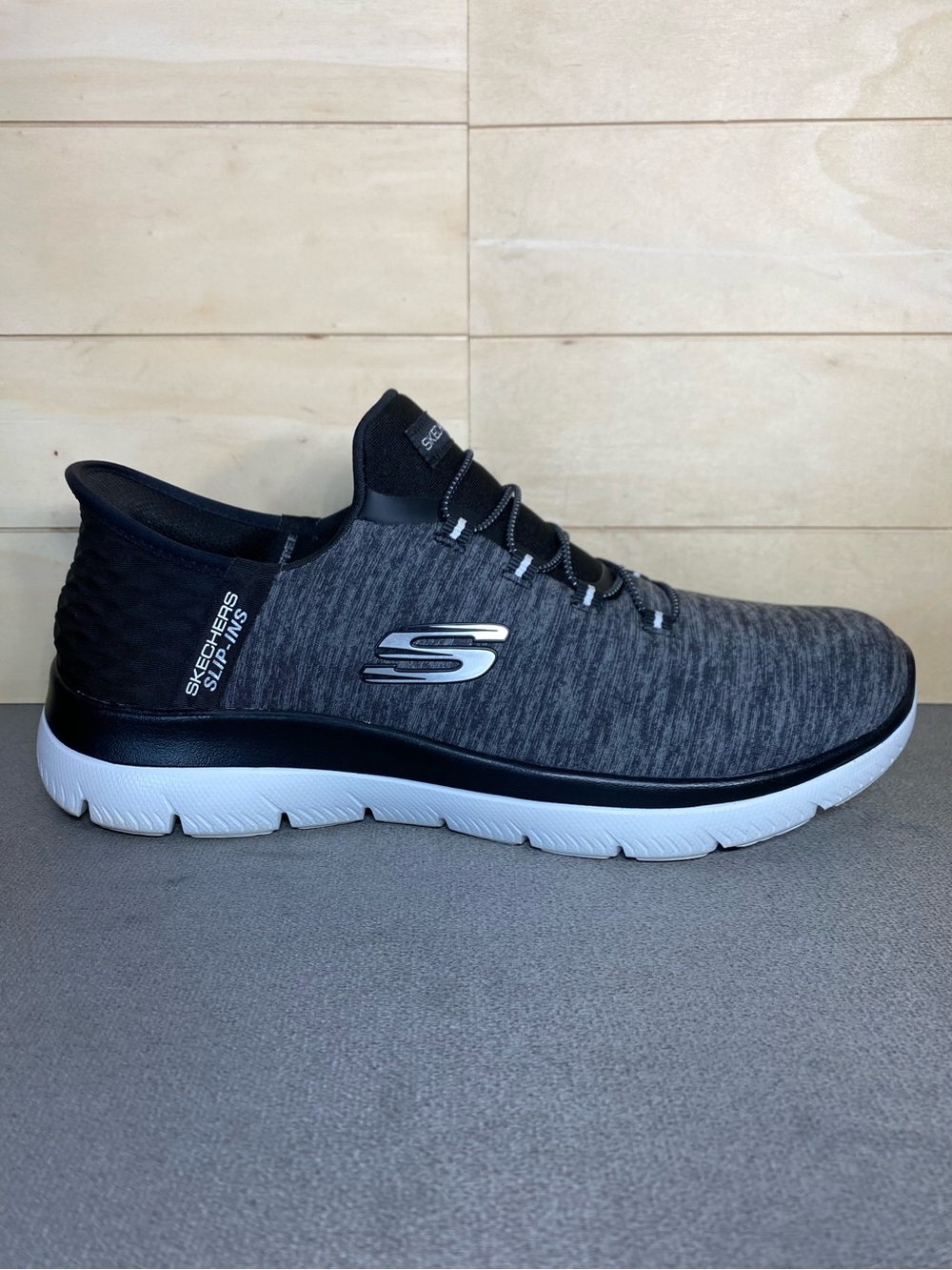Skechers Slip-Ins Summits Women's Size 8 Shoes Black Grey Wide Sneakers 149937W